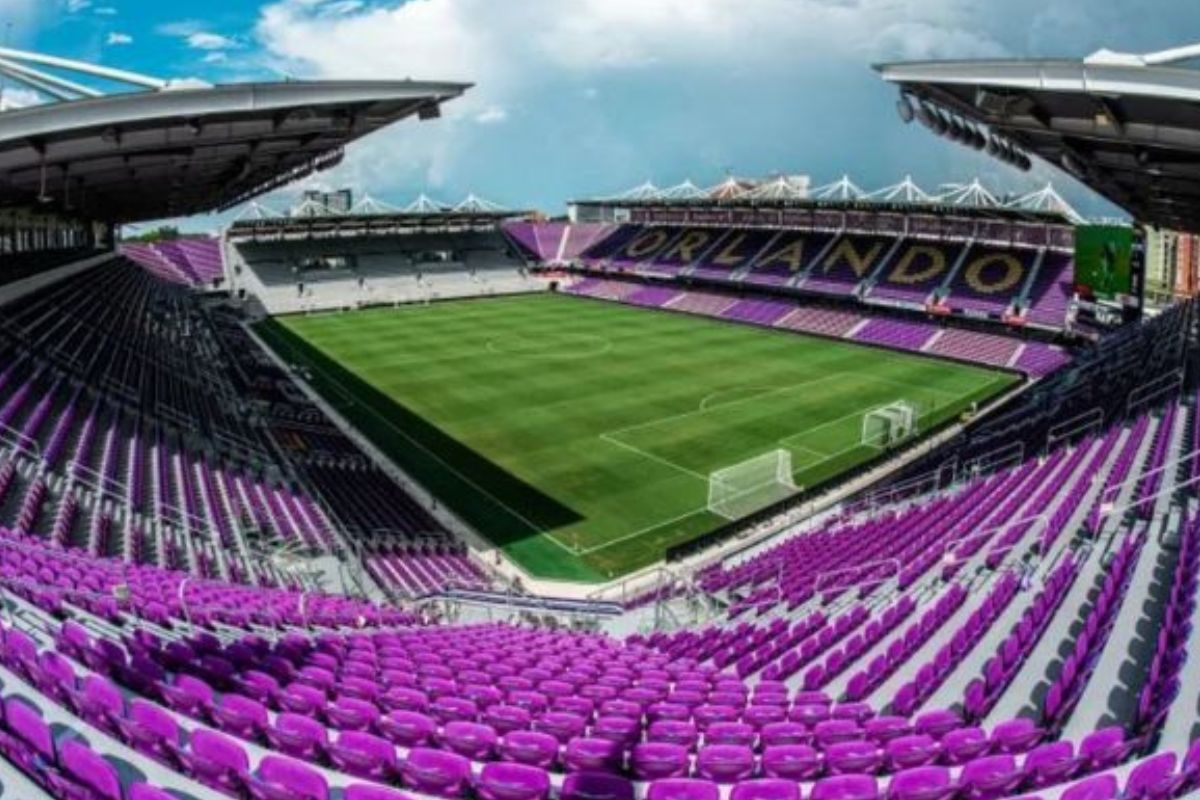 MAIOR DO MUNDO! TORCIDA DO FLAMENGO ESGOTA INGRESSOS PARA O DUELO CONTRA O ORLANDO CITY